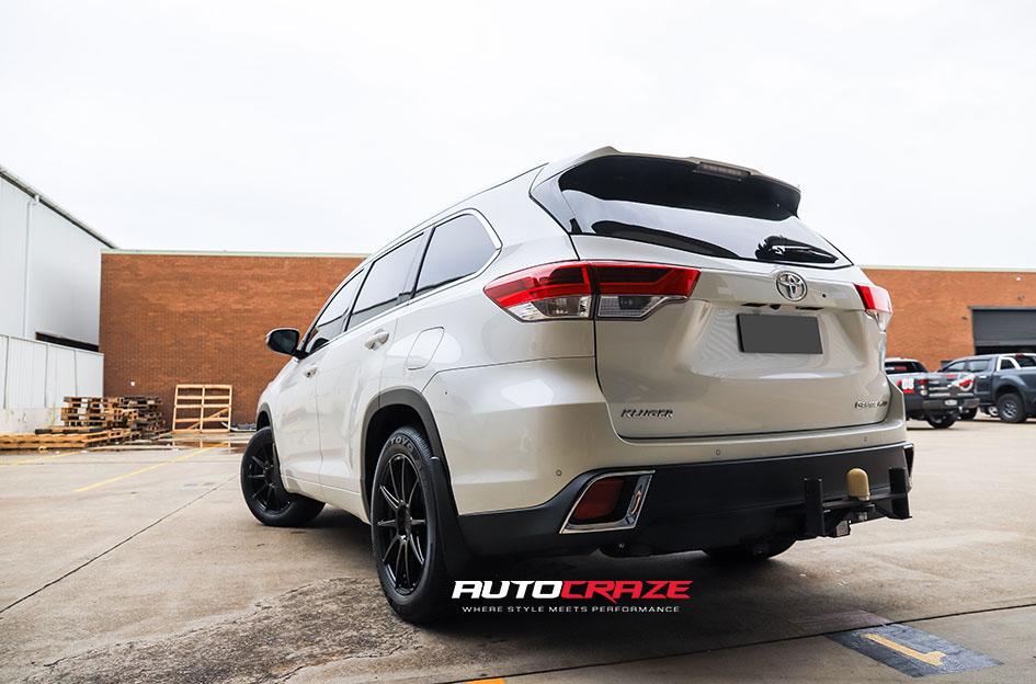 TOYOTA-KLUGER-ESSEN-SATIN-BLACK